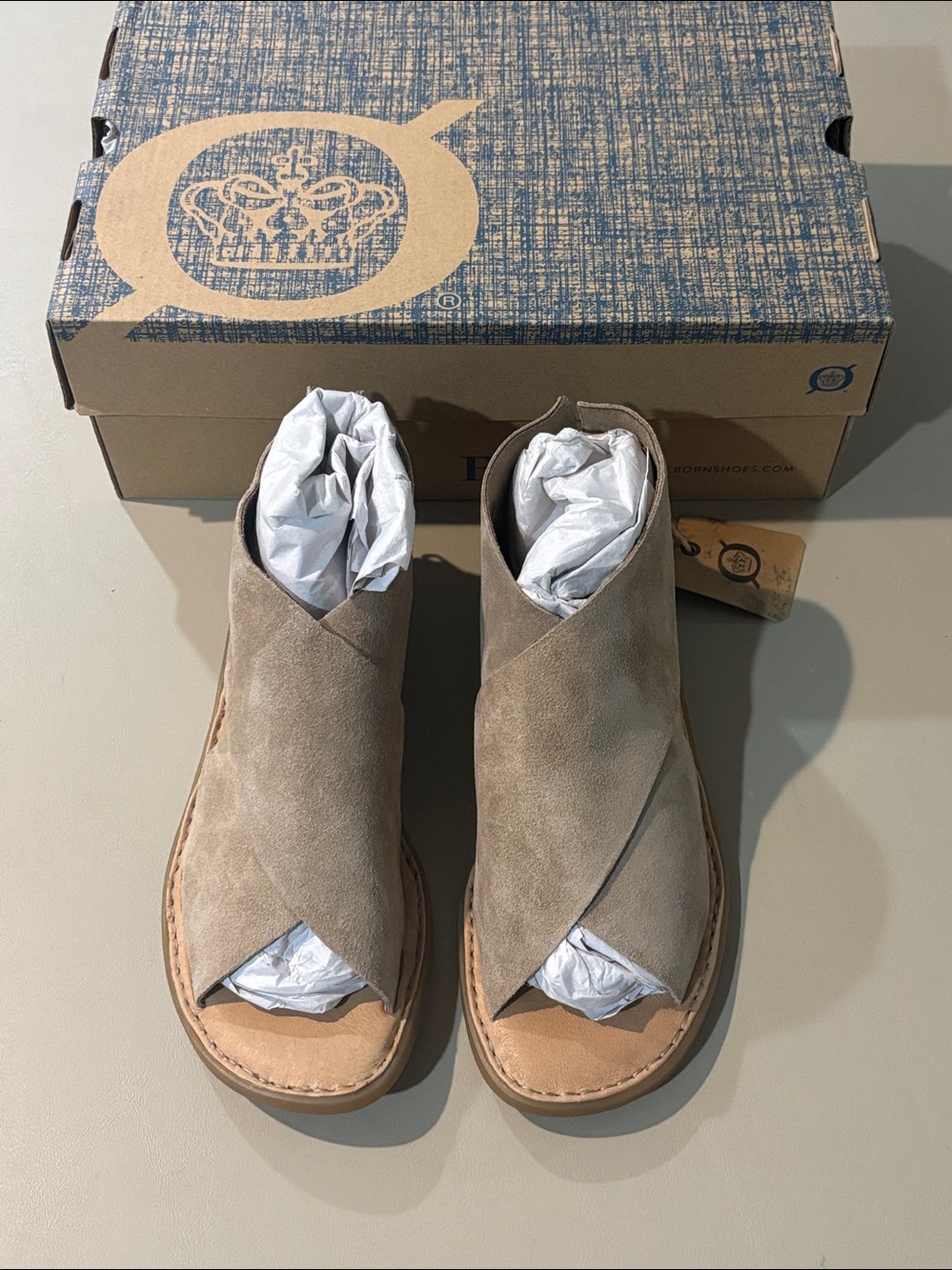Born Women’s Taupe (Beige) Suede IWA Leather Open-Toe Sandals NWT & Box Size 6